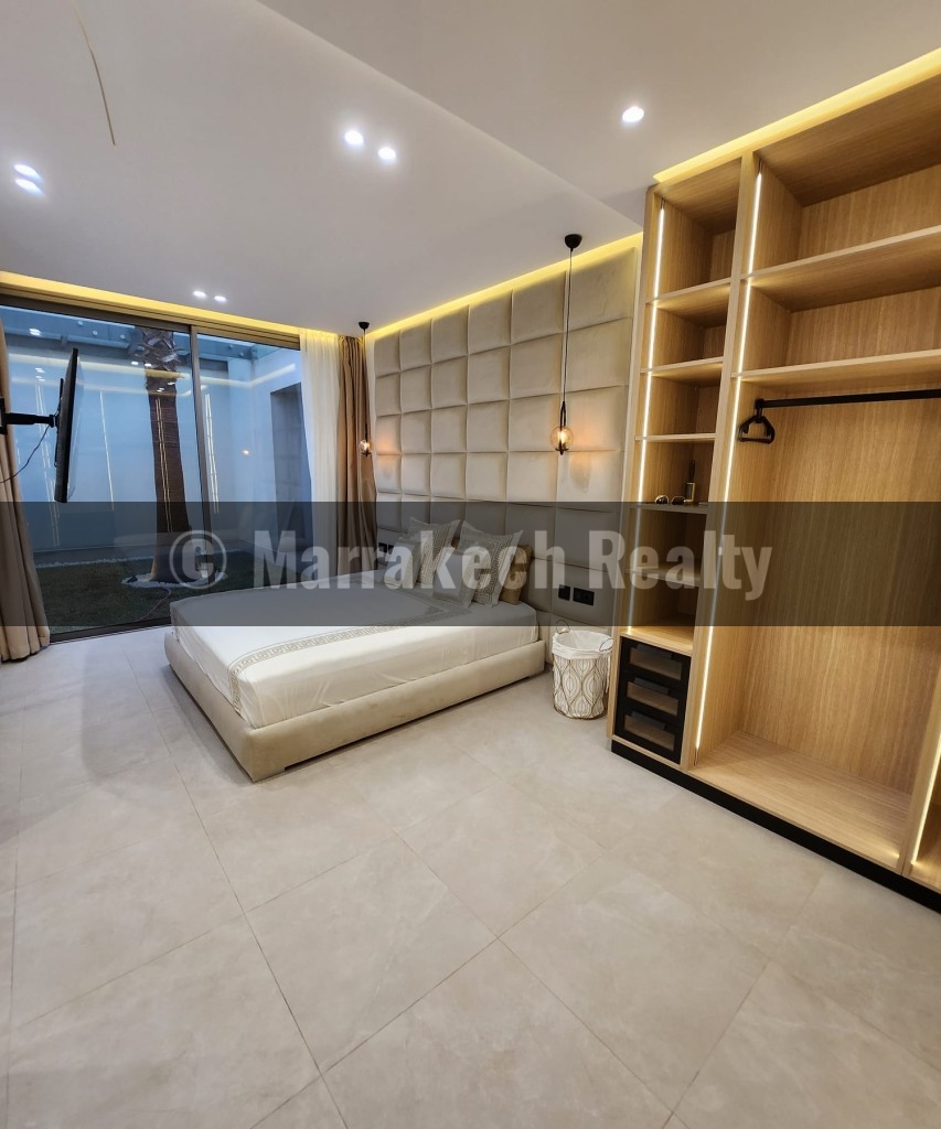 Luxury Modern Villa for Rent – Heated Pool and Spa