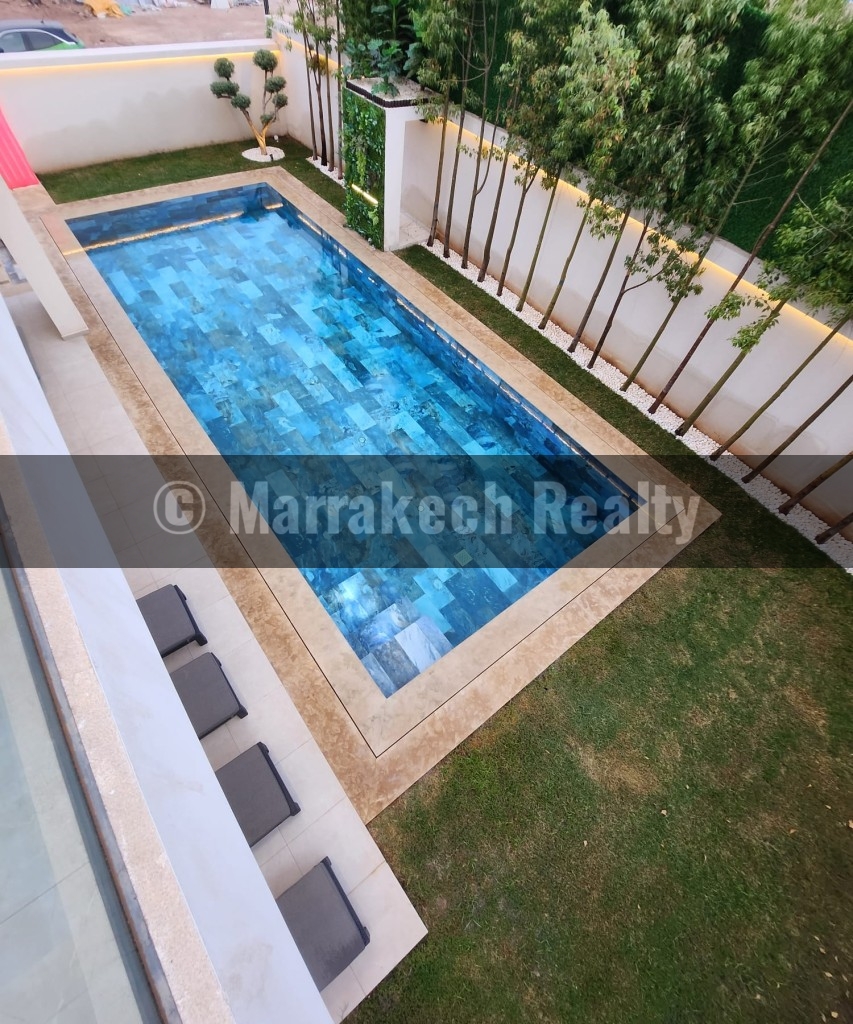 Luxury Modern Villa for Rent – Heated Pool and Spa