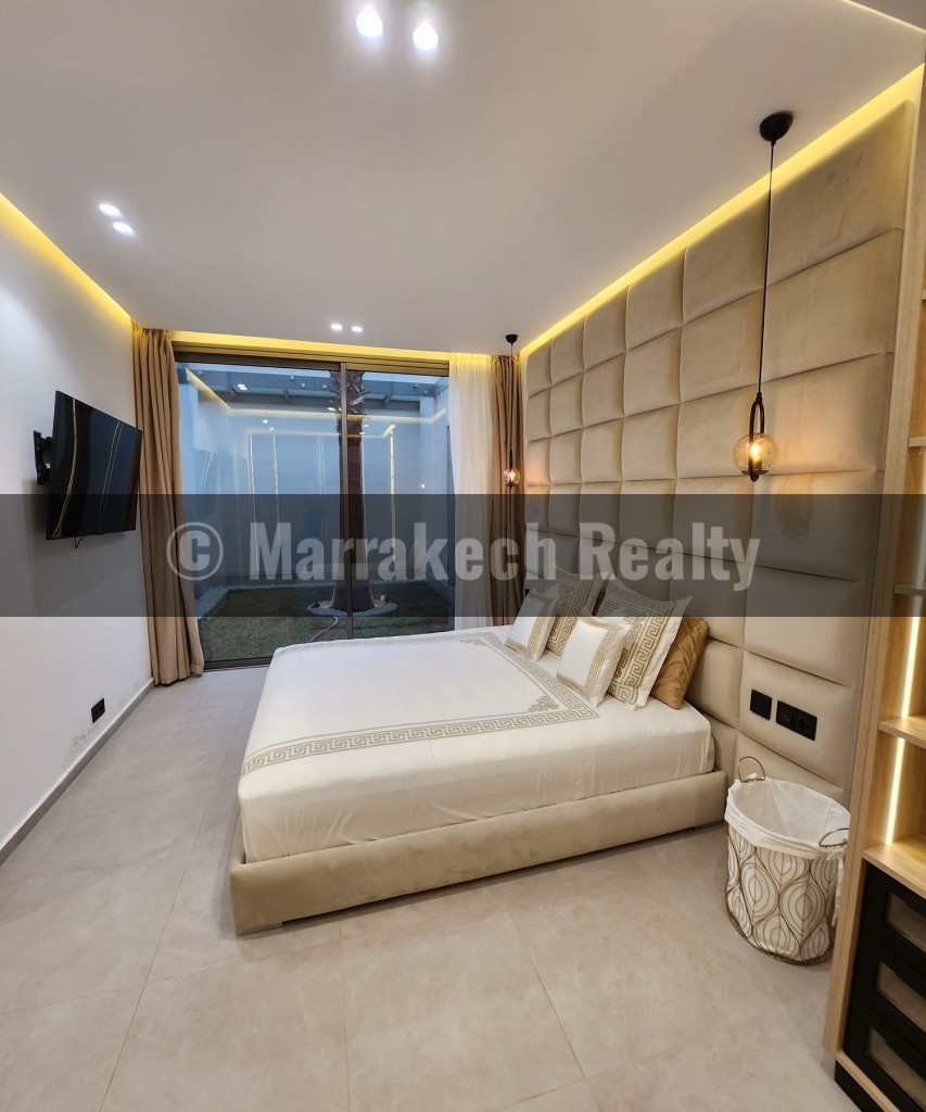 Luxury Modern Villa for Rent – Heated Pool and Spa