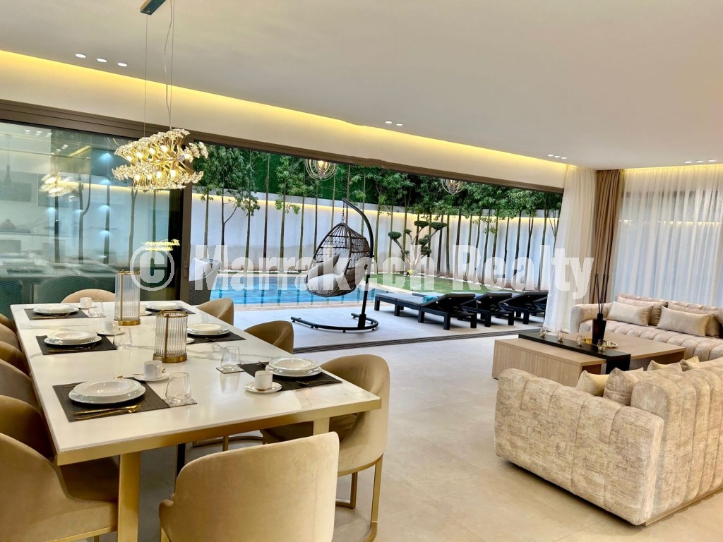 Luxury Modern Villa for Rent – Heated Pool and Spa
