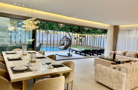 Luxury Modern Villa for Rent – ​​Heated Pool and Spa