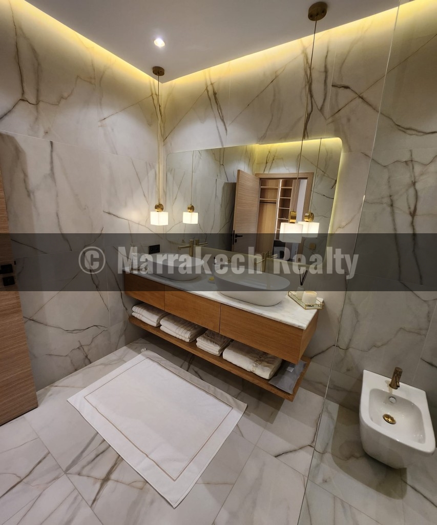 Luxury Modern Villa for Rent – Heated Pool and Spa
