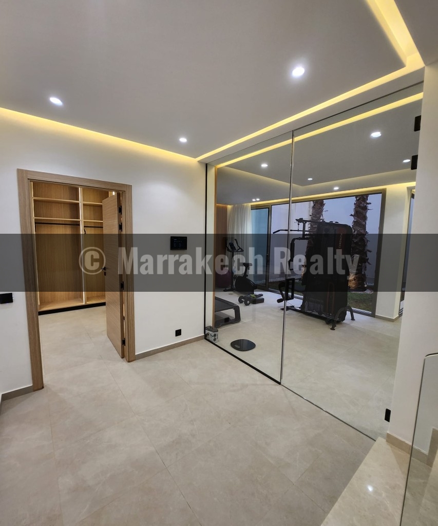 Luxury Modern Villa for Rent – Heated Pool and Spa