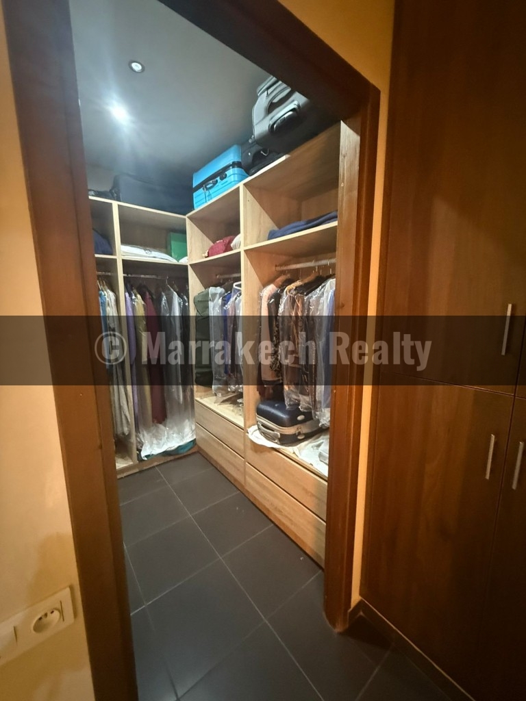 Villa 3 chambres à Vendre à Akenza