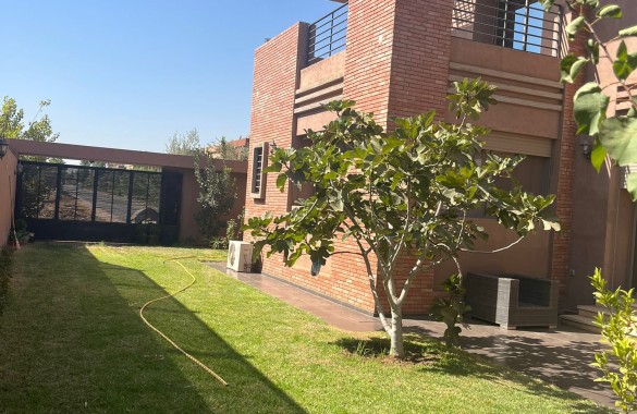 Villa 3 chambres à Vendre à Akenza