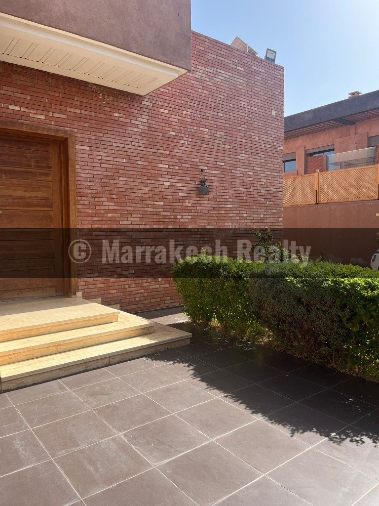 Villa 3 chambres à Vendre à Akenza