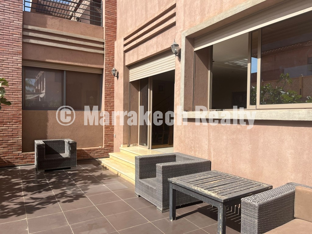 Villa 3 chambres à Vendre à Akenza