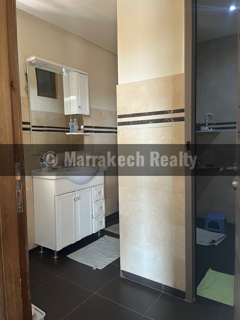 Villa 3 chambres à Vendre à Akenza