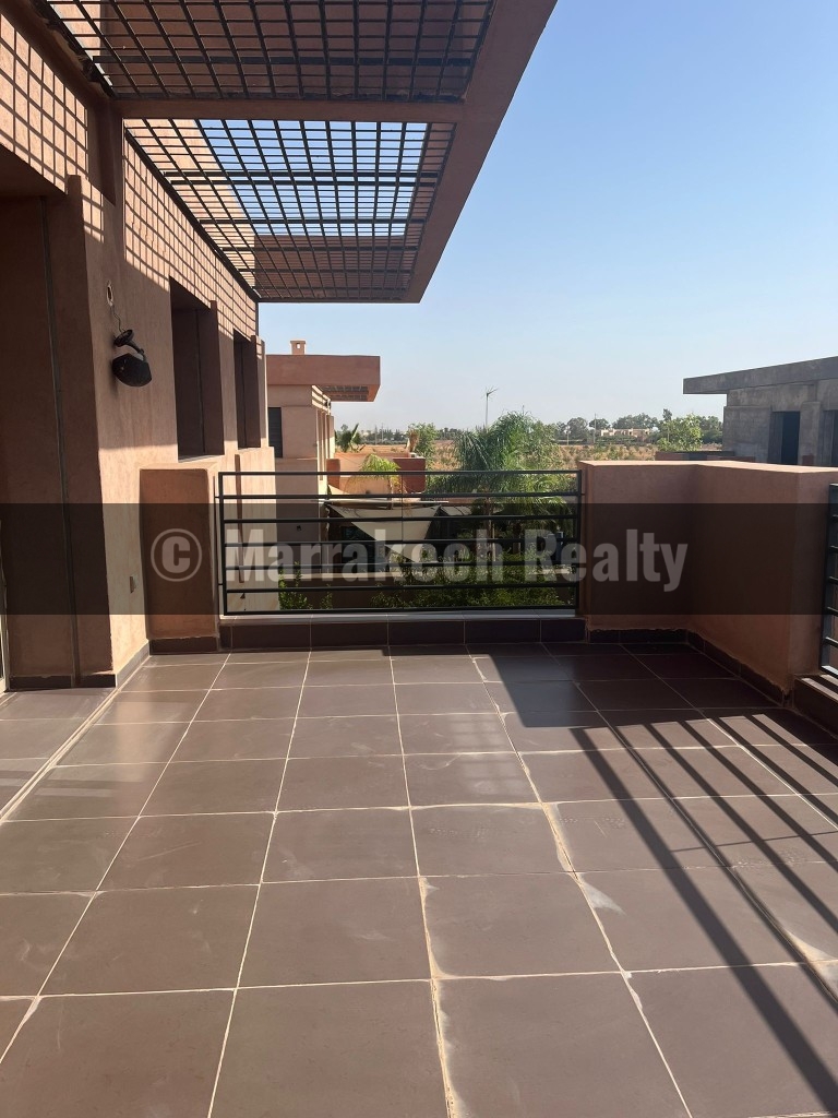 Villa 3 chambres à Vendre à Akenza