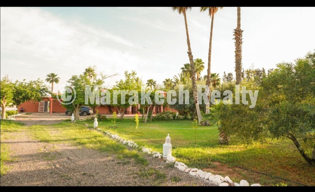 Superbe Villa de Plain-Pied Style Marocain à Louer – Route de Fès