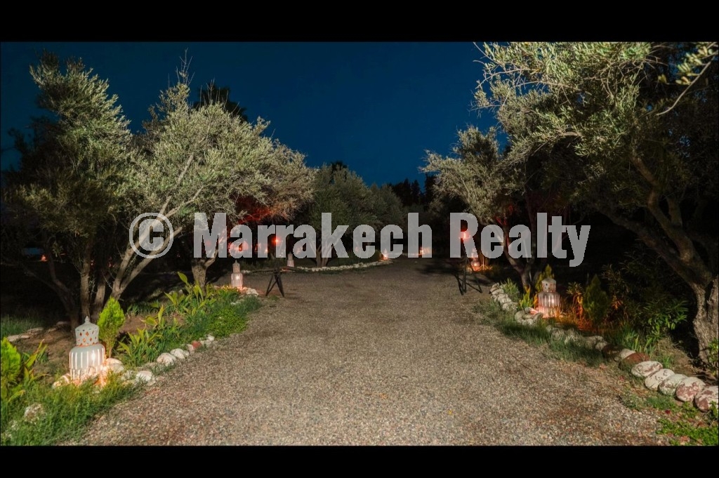 Superbe Villa de Plain-Pied Style Marocain à Louer – Route de Fès