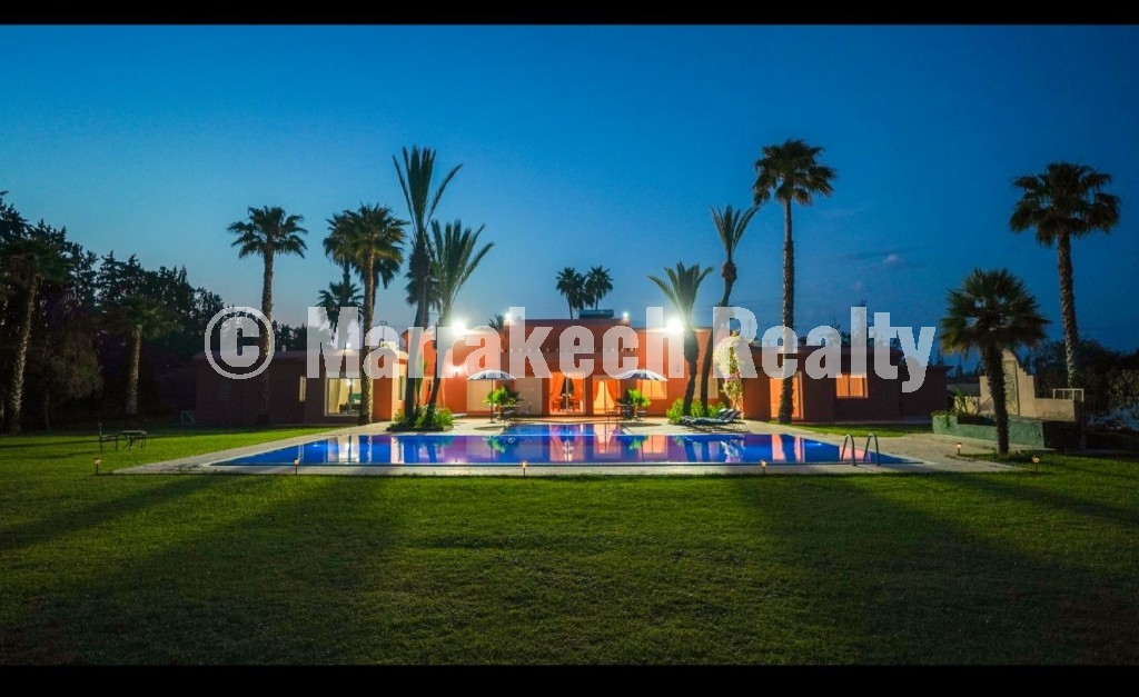 Superbe Villa de Plain-Pied Style Marocain à Louer – Route de Fès