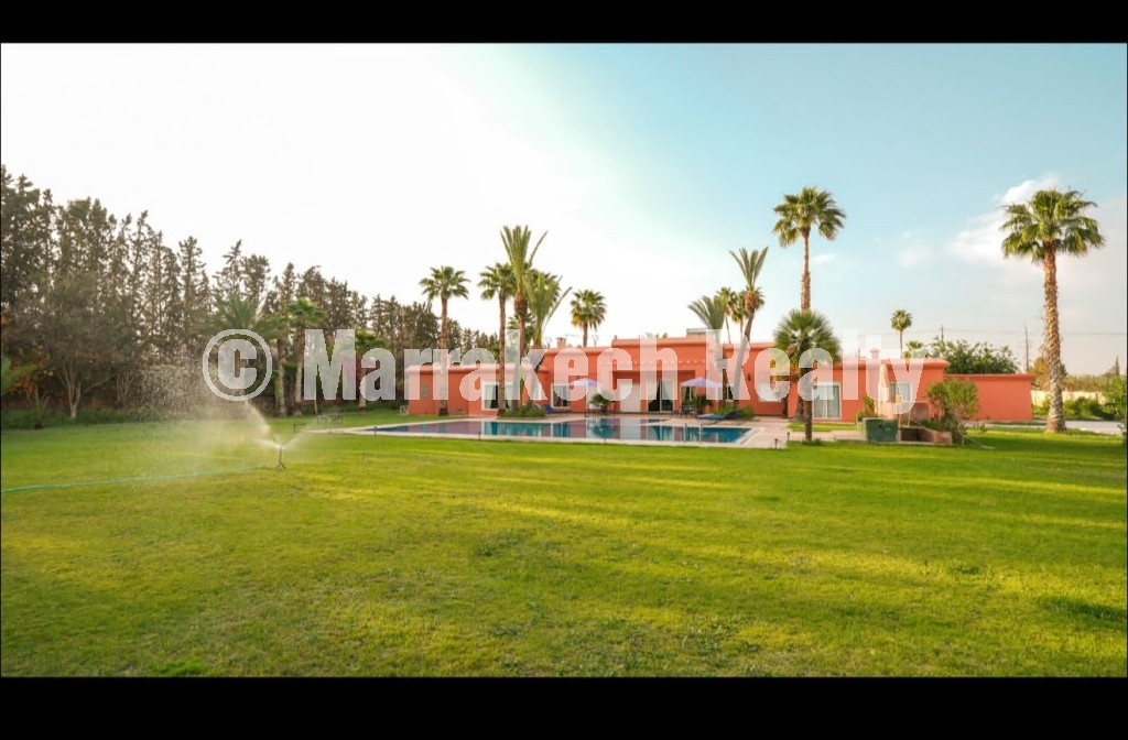 Superbe Villa de Plain-Pied Style Marocain à Louer – Route de Fès