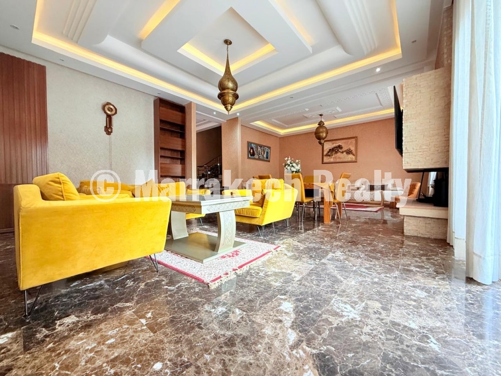 Villa de Standing avec Ascenseur et Hammam à Louer – Targa