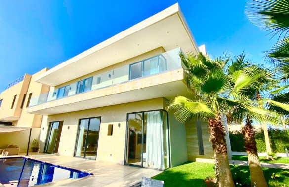 Superbe Villa 5 Suites sur la route de Tahanouat