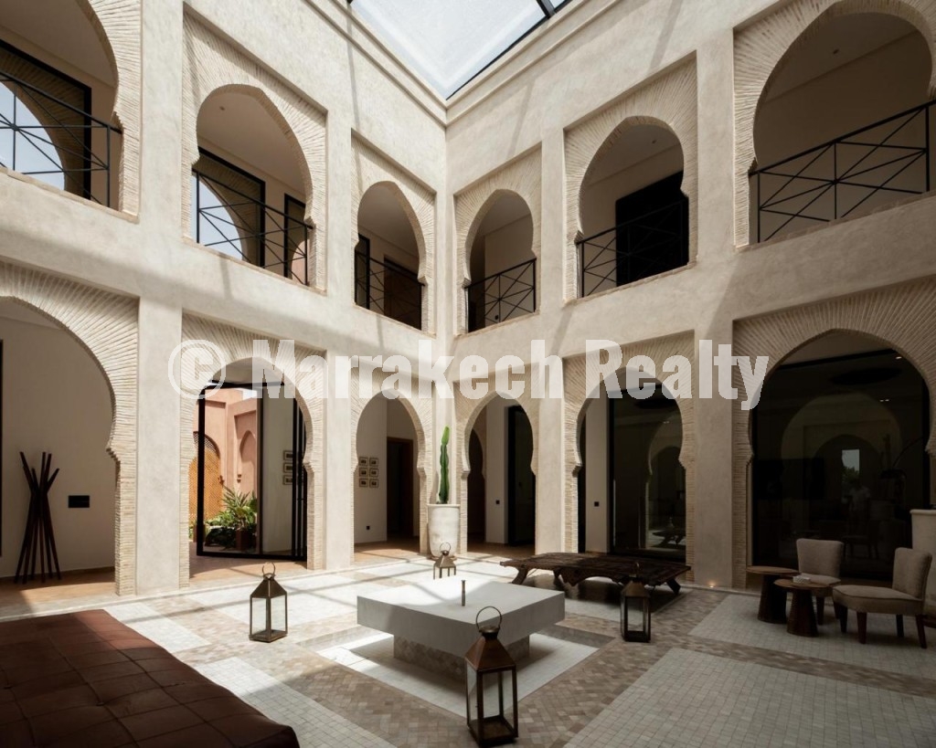 Villa 7 chambres à vendre route de fès