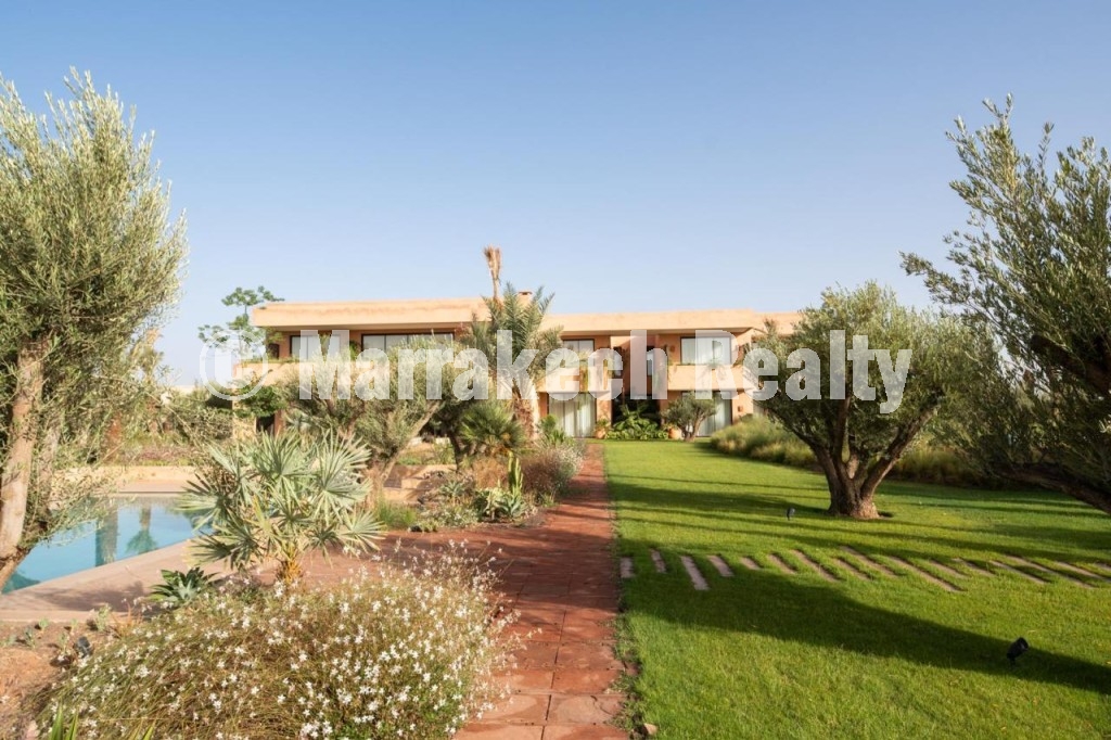Villa 7 chambres à vendre route de fès