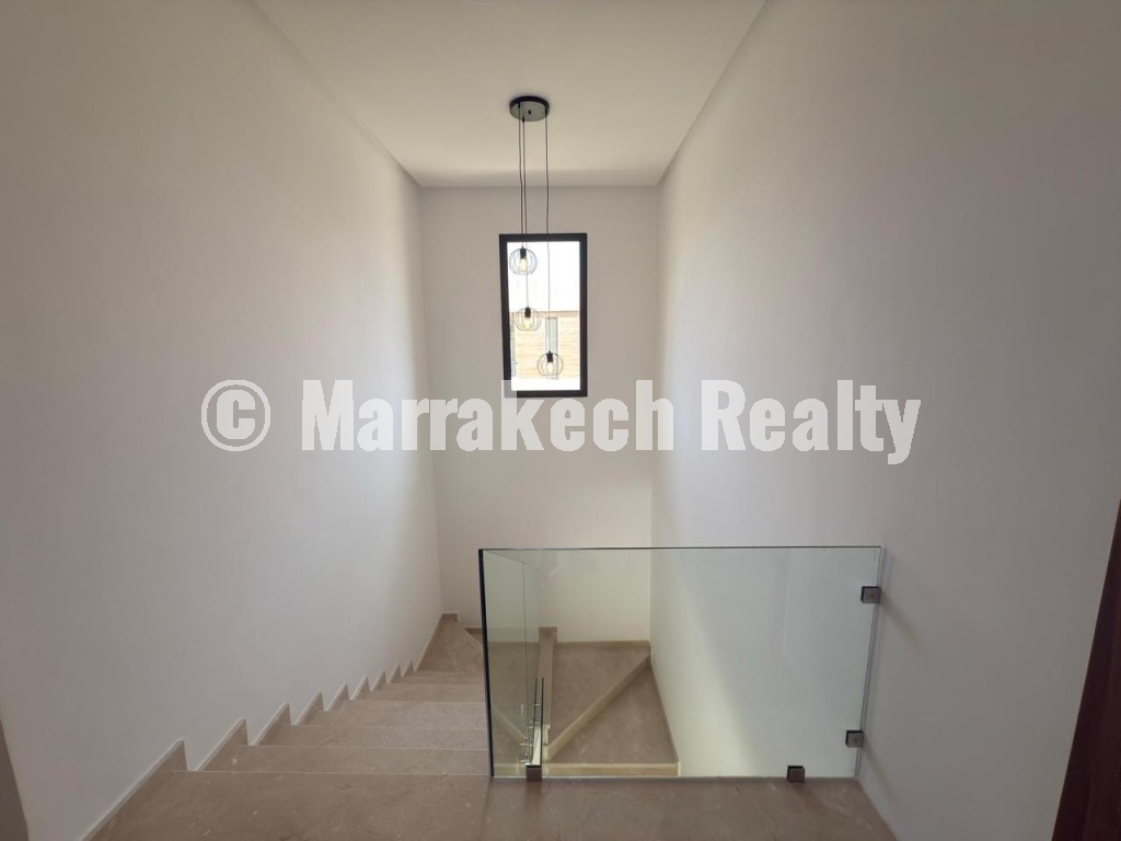 Villa moderne 5 suites à vendre à Amelkis