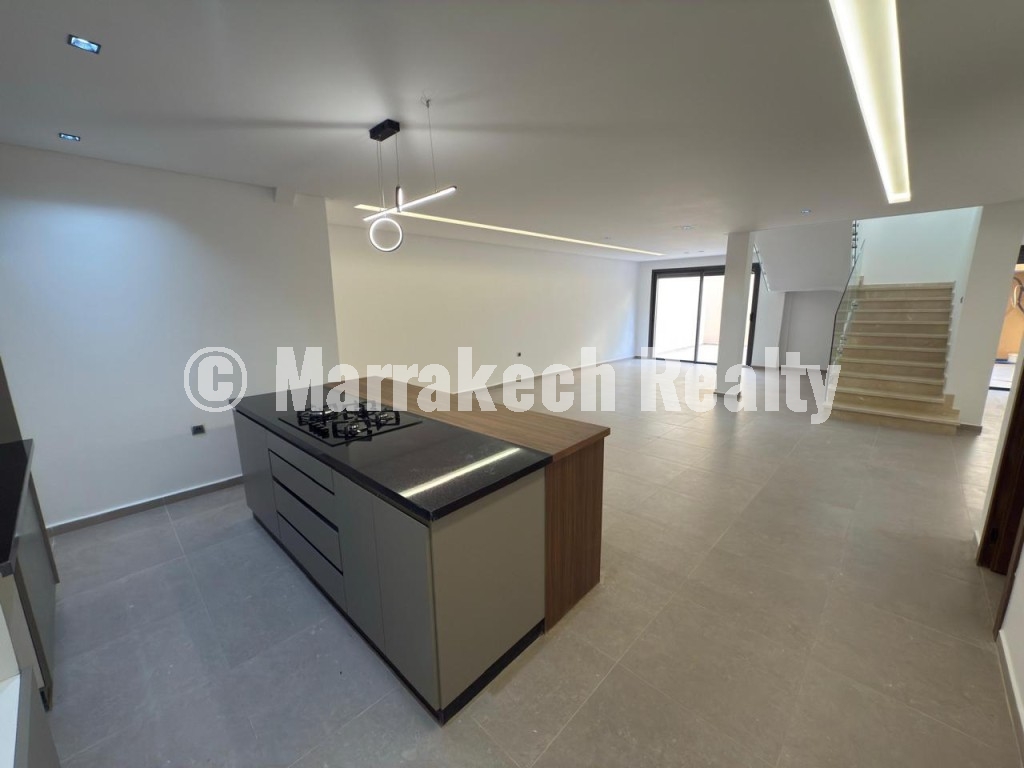 Villa moderne 5 suites à vendre à Amelkis