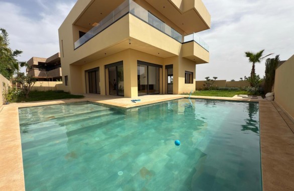 Villa moderne 5 suites à vendre à Amelkis