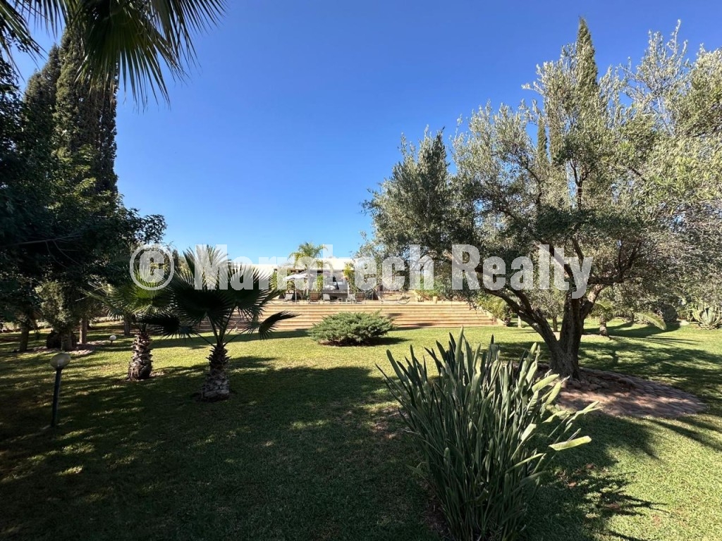 5-suite villa for sale on the Fes road