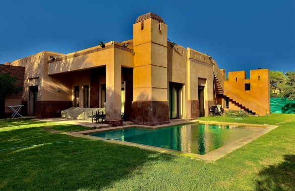 Luxurious single-storey villa on the road to Fez