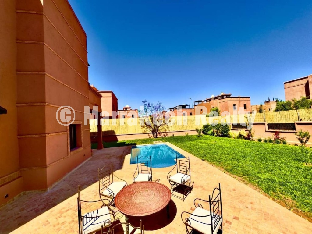 Villa Familiale avec Piscine à Louer – Atlas Golf Resort