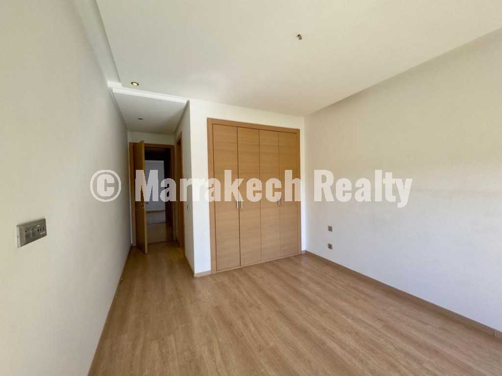 Golf-front apartment for rent in Prestigia Corail