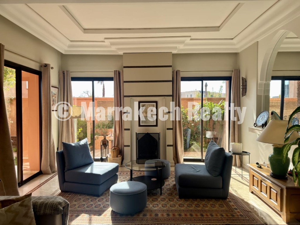 Villa 4 façades à vendre Route de Ouarzazate