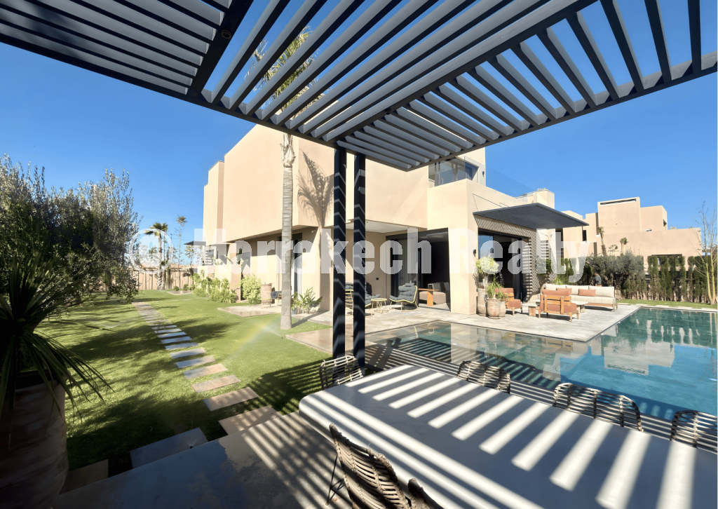 Villa de Luxe 4 Suites à Vendre – Route de l’Ourika