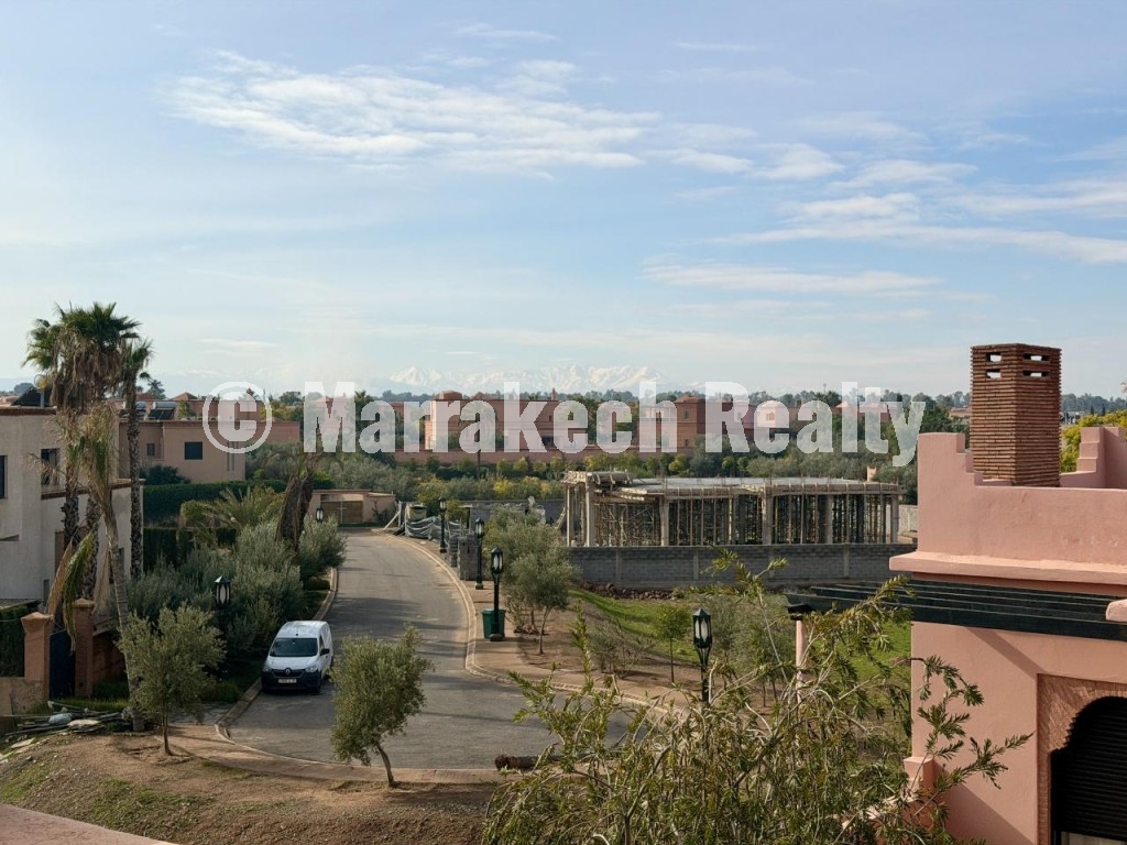 Villa 4 façades à vendre Route de Ouarzazate