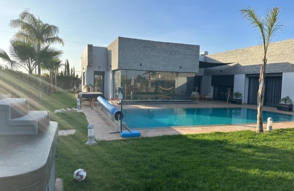 Superbe villa a vendre sur la route de Ouarzazate