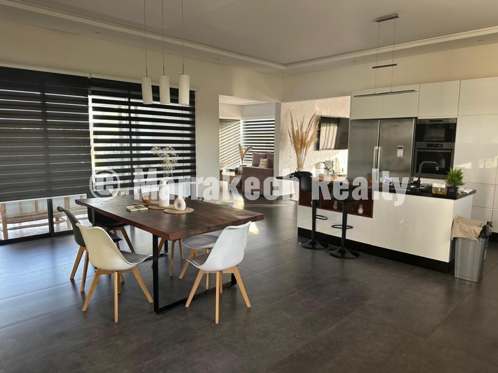 Superbe villa a vendre sur la route de Ouarzazate