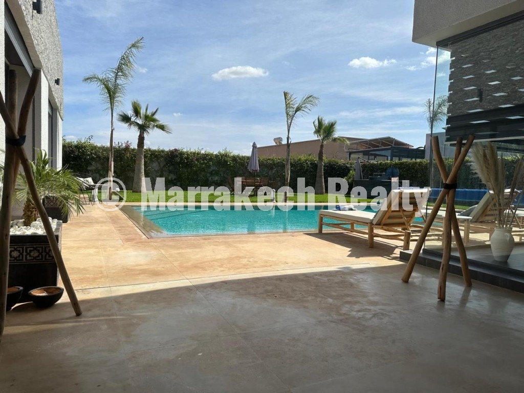 Superbe villa a vendre sur la route de Ouarzazate