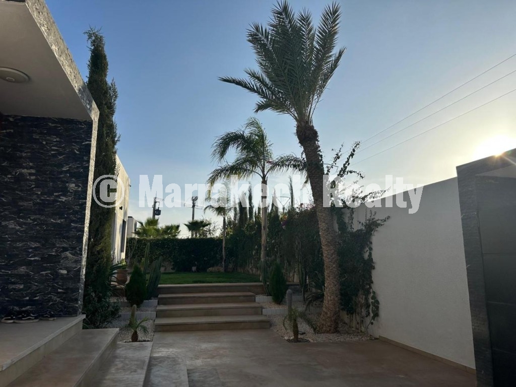 Superbe villa a vendre sur la route de Ouarzazate