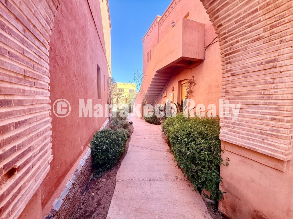 Magnifique Studio En Rez De Jardin À Vendre Fort Potentiel Locatif