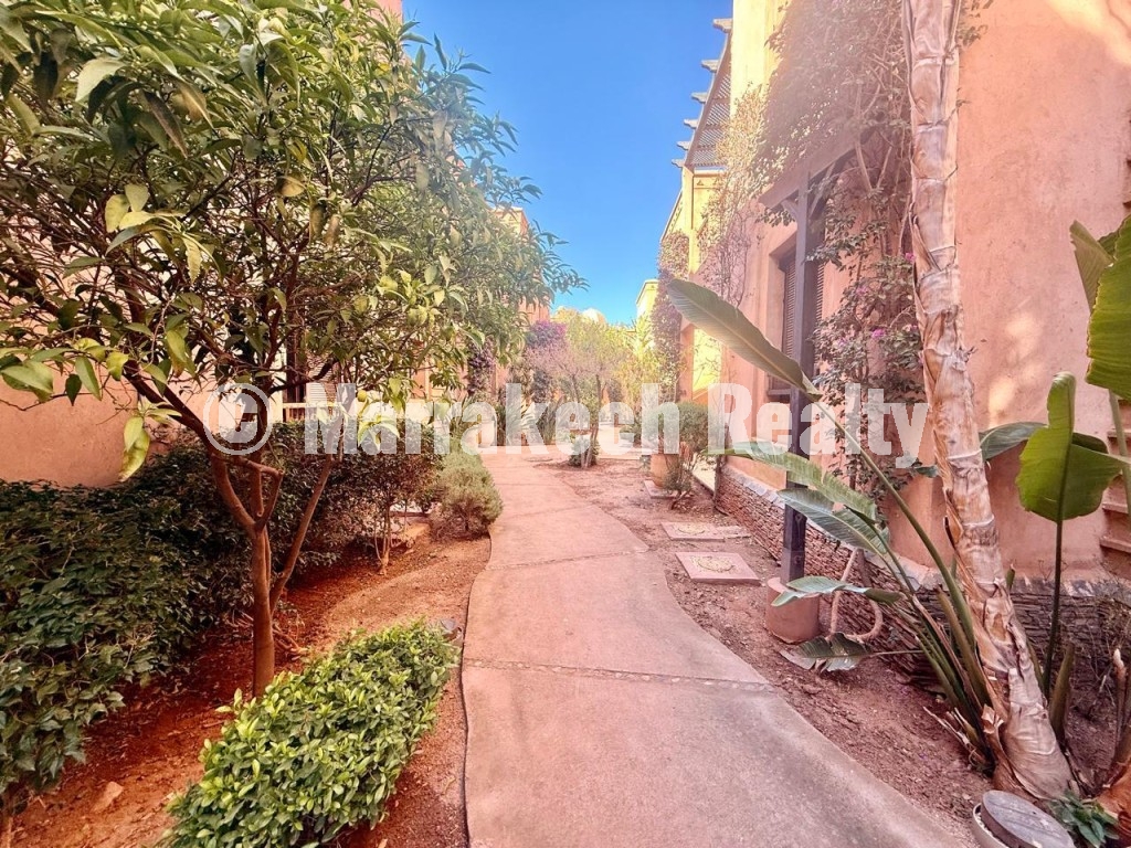 Magnifique Studio En Rez De Jardin À Vendre Fort Potentiel Locatif