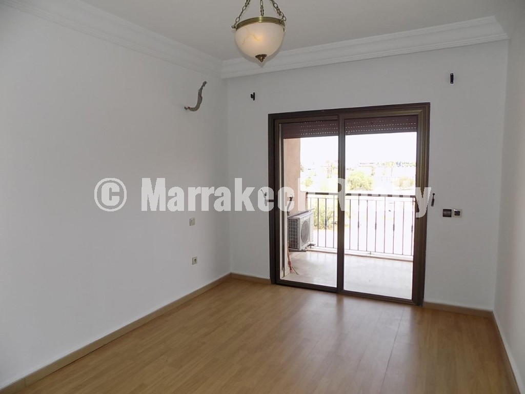 Appartement 3 Chambres à Vendre route de casa