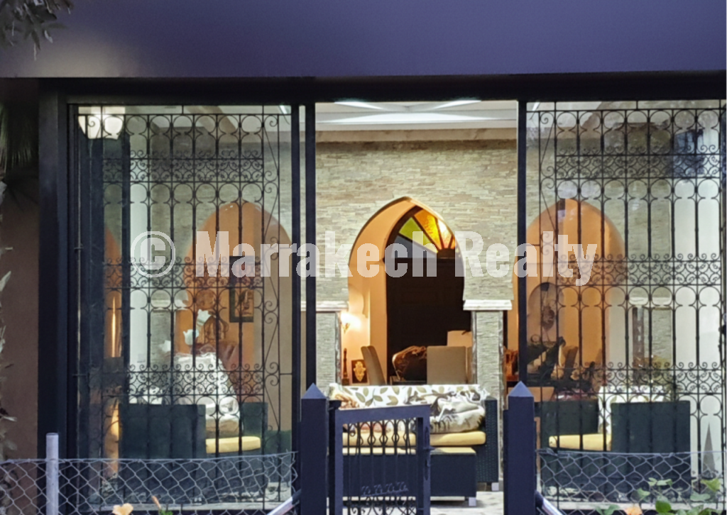 Villa Riad de Charme en Résidence Sécurisée – Route de Fès