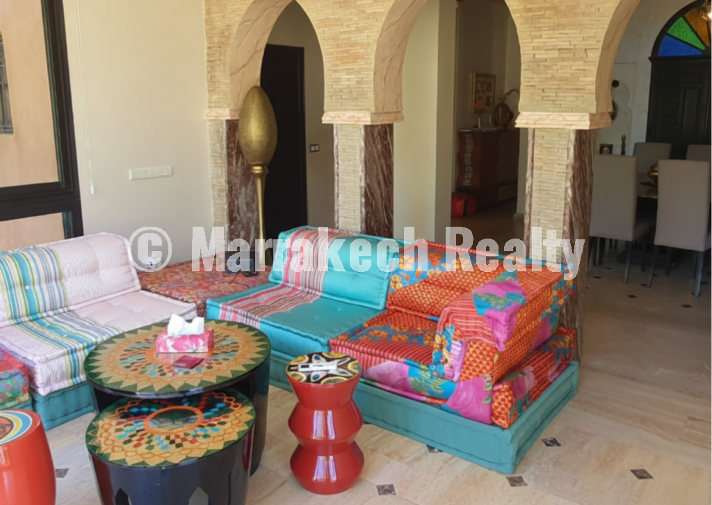 Villa Riad de Charme en Résidence Sécurisée – Route de Fès