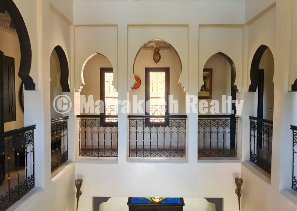 Villa Riad de Charme en Résidence Sécurisée – Route de Fès