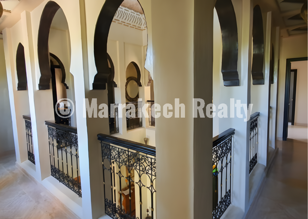Villa Riad de Charme en Résidence Sécurisée – Route de Fès