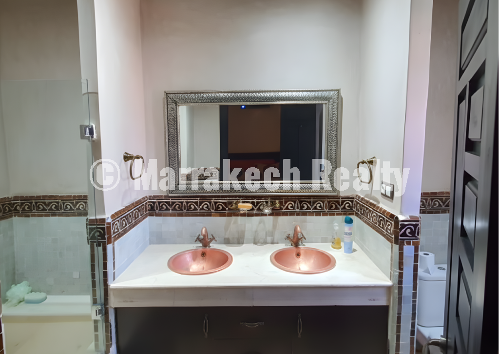 Villa Riad de Charme en Résidence Sécurisée – Route de Fès