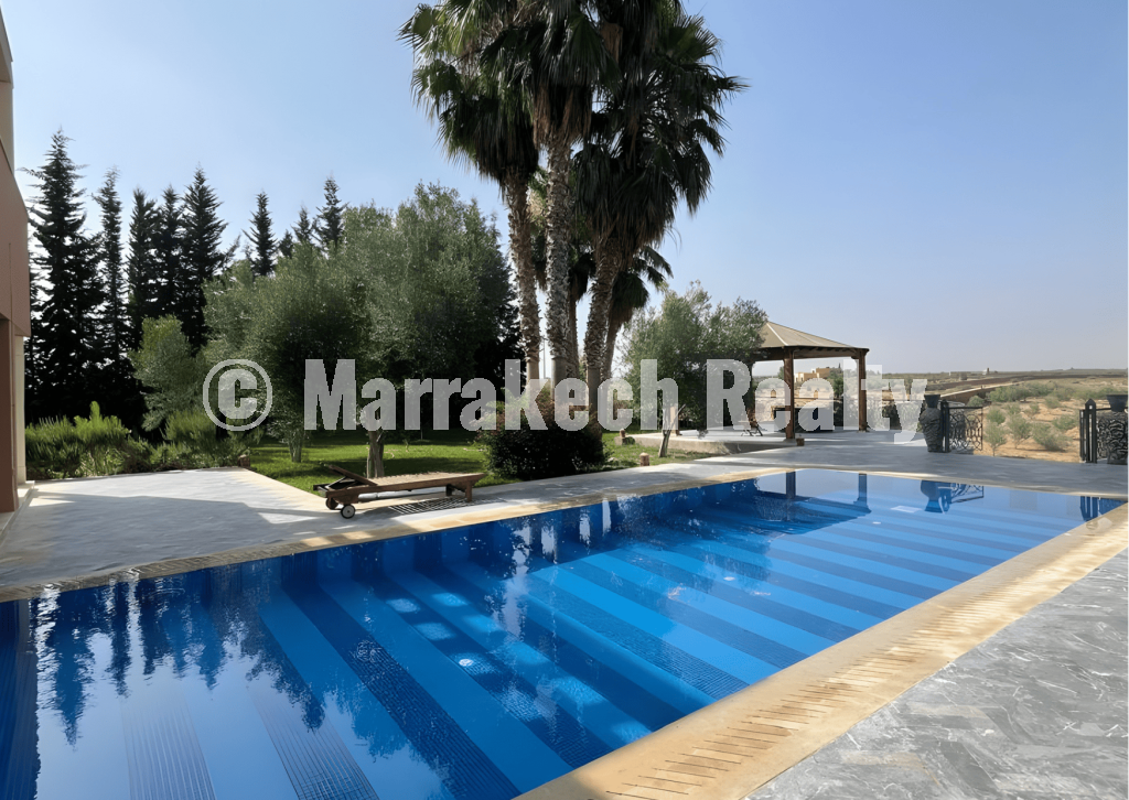 Villa Moderne avec Piscine Chauffée – Vue Atlas