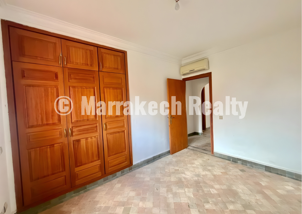 Family villa with fireplace – Quiet and secure neighborhood