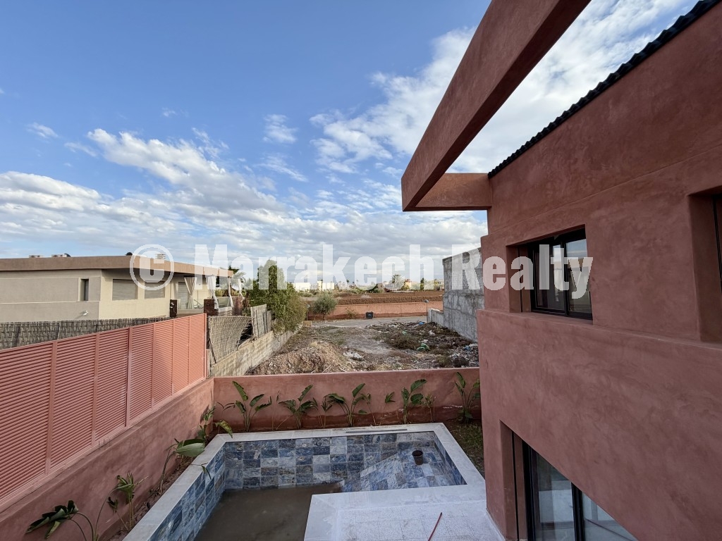 Villa Neuve à Vendre à Akenza – Route de Tahanaout