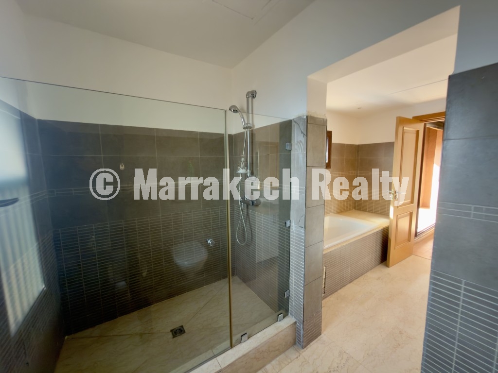 Duplex d’Exception à Vendre – Résidence Sécurisée Proche Morocco Mall
