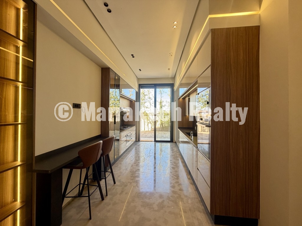 Villa de Luxe 4 Suites à Vendre – Route de l’Ourika