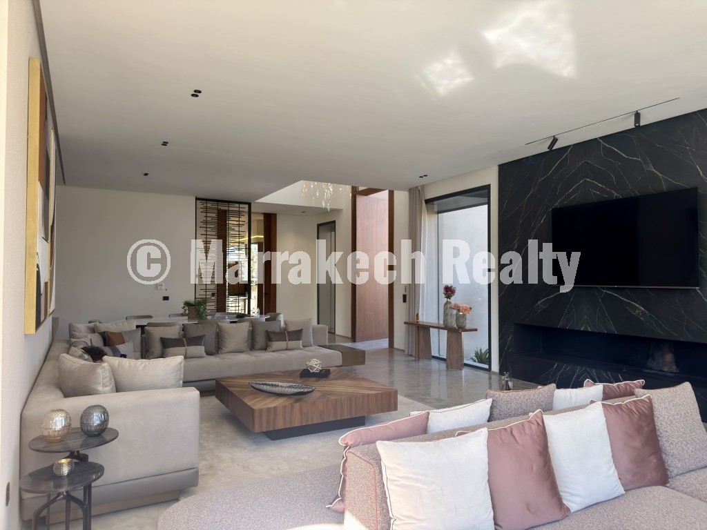 Villa de Luxe 4 Suites à Vendre – Route de l’Ourika