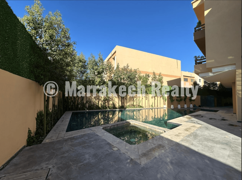 Café-Restaurant à Vendre à Targa Marrakech – Complexe hôtelier | Emplacement stratégique
